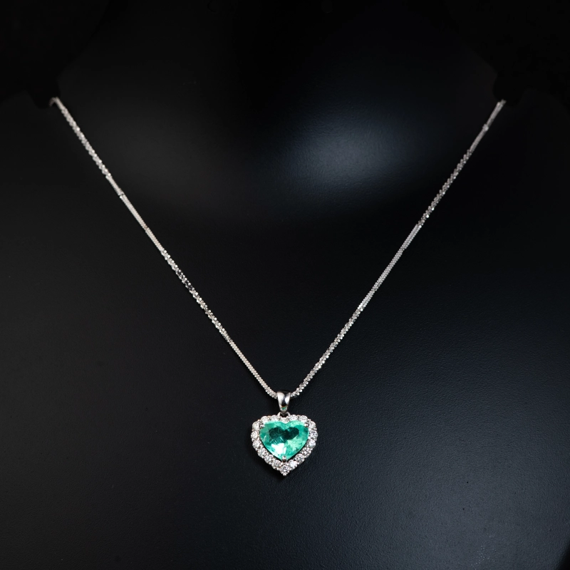 Emerald Heart Elegance Necklace and Earing Set